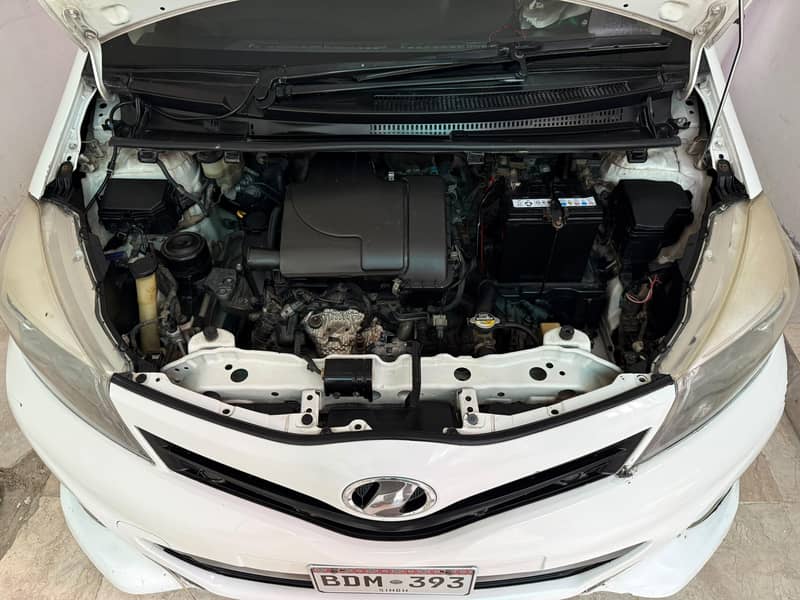 Toyota Vitz 2012 5