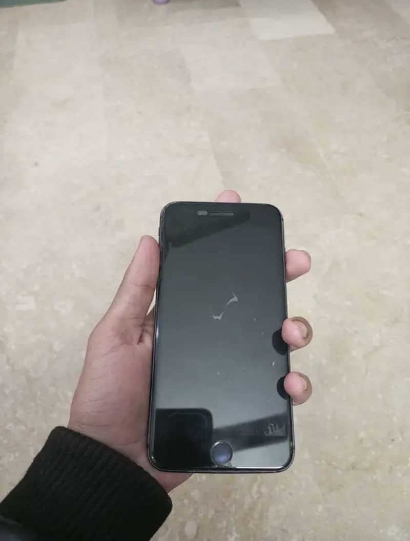 Apple iPhone 8 Plus 1
