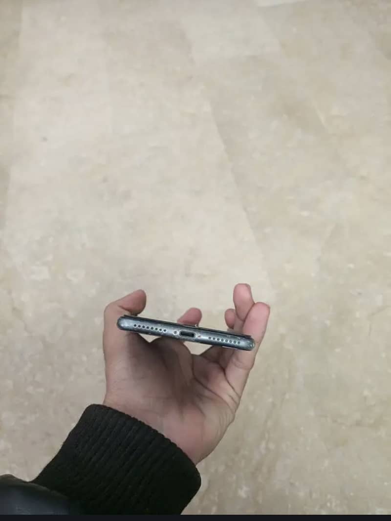 Apple iPhone 8 Plus 4