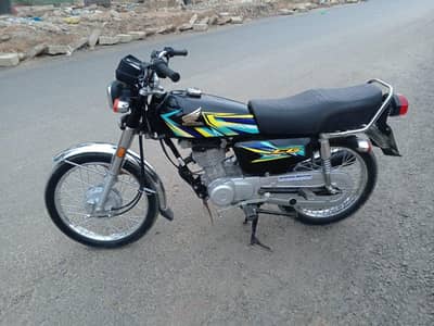 Honda 125 Model 25/11 month  Karachi number 0314/2260991
