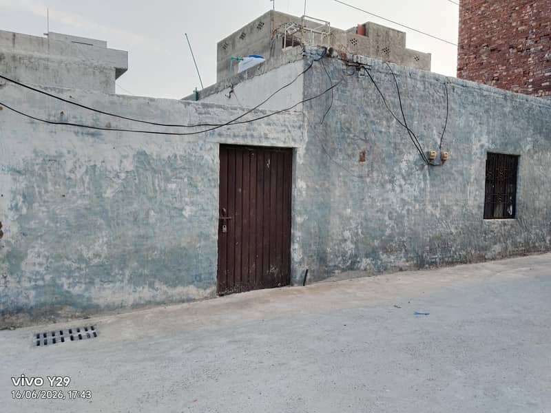 پرکشش پرائم لوکیشن پر پلاٹ کی قیمت میں پانچ مرلہ  کارنر  پرانا گھر 7