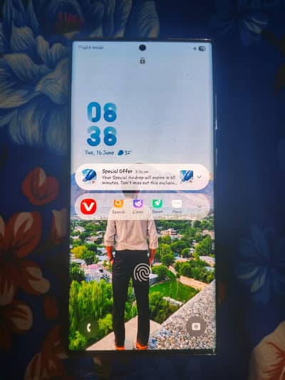 Samsung Mobile S22 Ultra. exchange possible with iPhone or Google pxl.