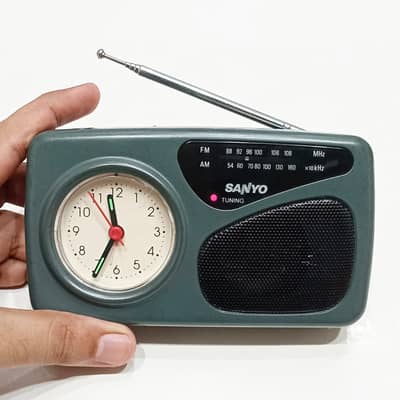 Vintag 1990s Sanyo RPM-C8 AM/FM Radio with Alarm Clock | Made in Japan