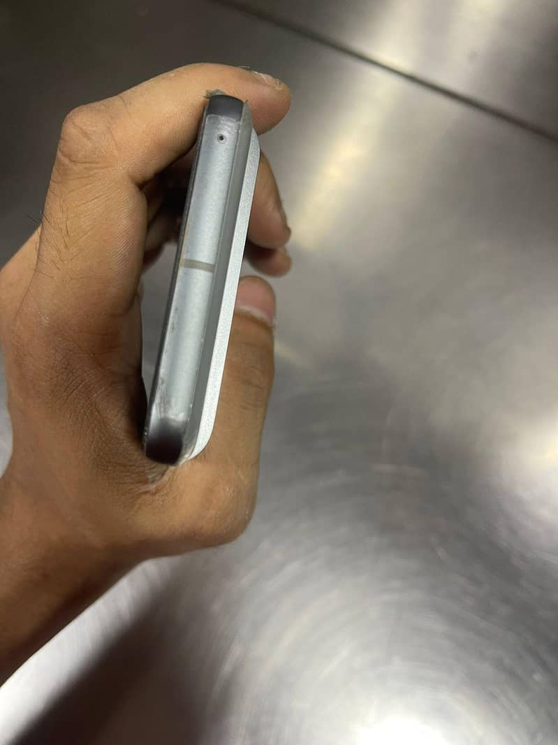 Google Pixel 8 5
