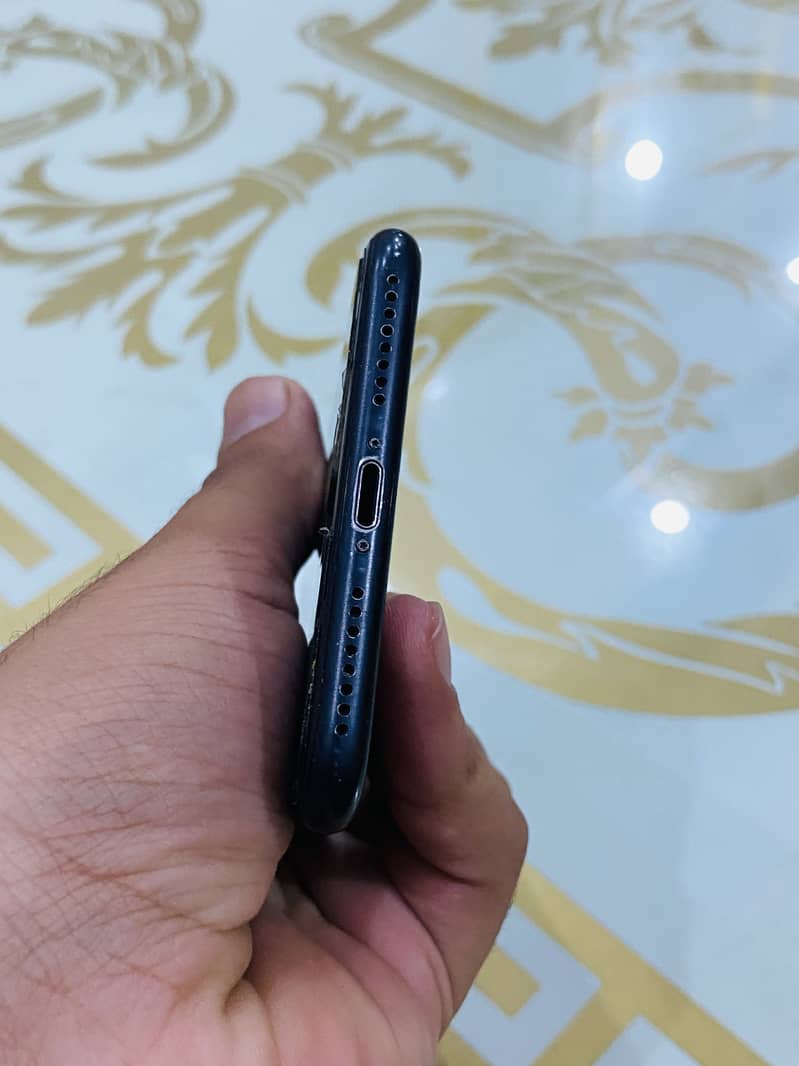 Apple iPhone 7 Plus 3