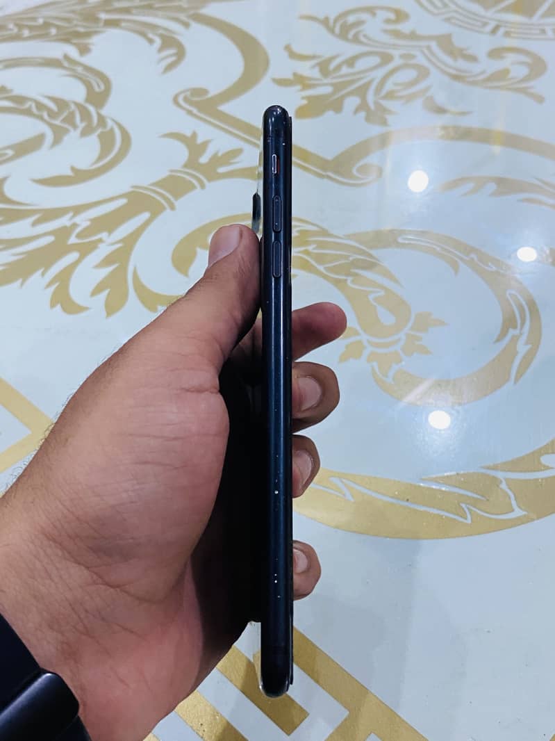 Apple iPhone 7 Plus 6