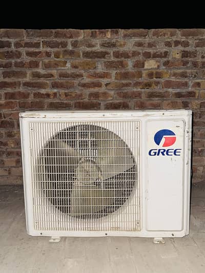 Gree 1.5 ton inverter 100 percent working condition