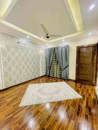 1 kanal Beautiful House For Rent
