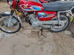bike paka 2022 model ha all documents clear. Dono tyre bilkul new ha