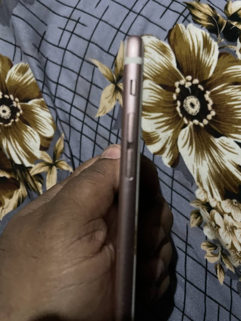 Apple iPhone 7 Plus 1