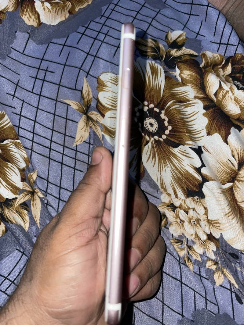 Apple iPhone 7 Plus 4