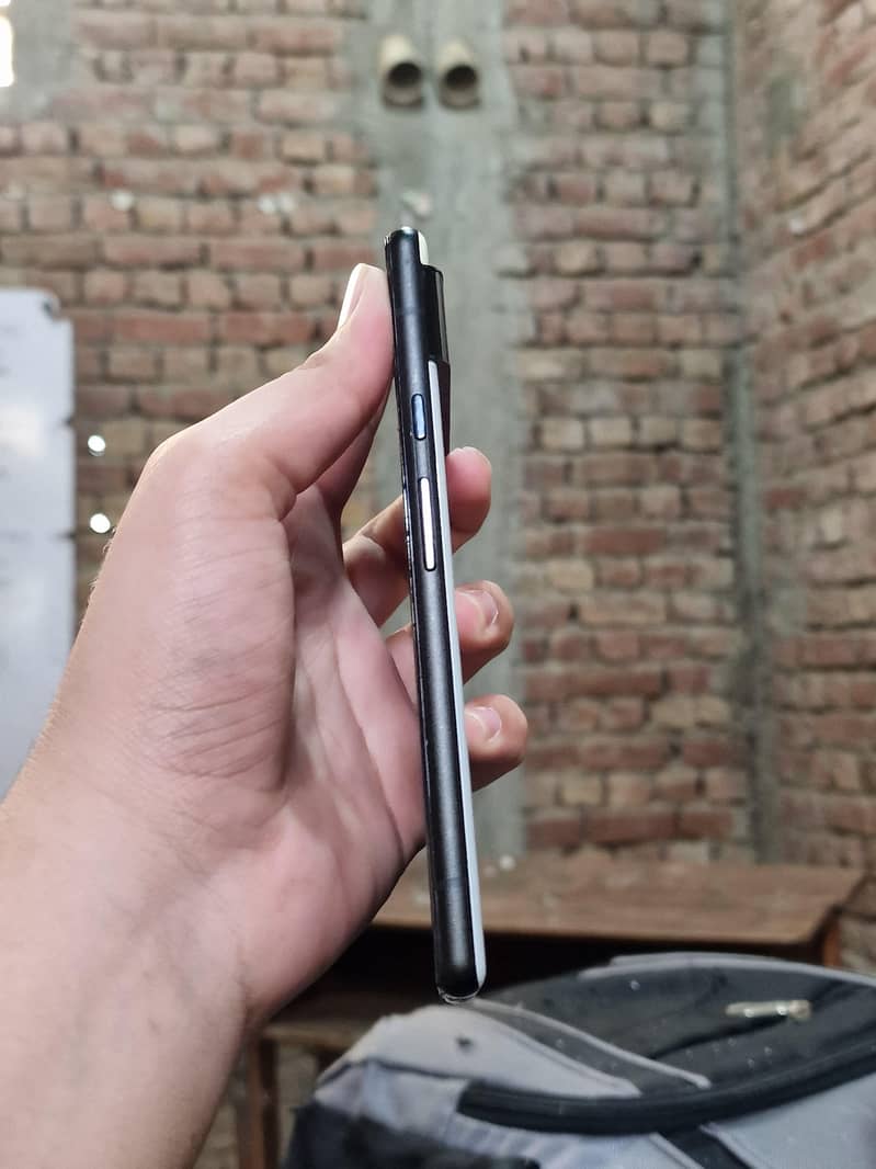 Google Pixel 6 4