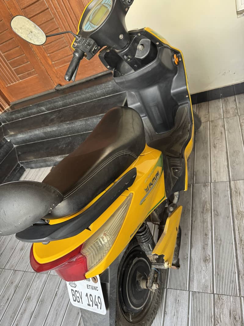 Scooty 0
