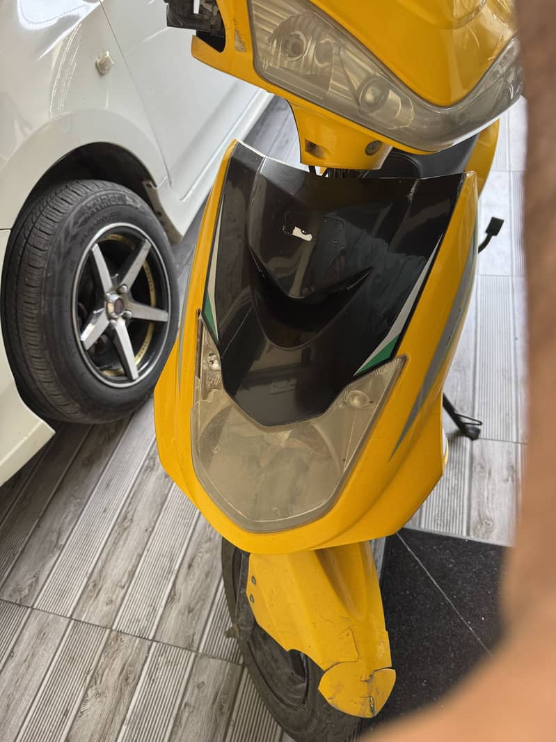 Scooty 6