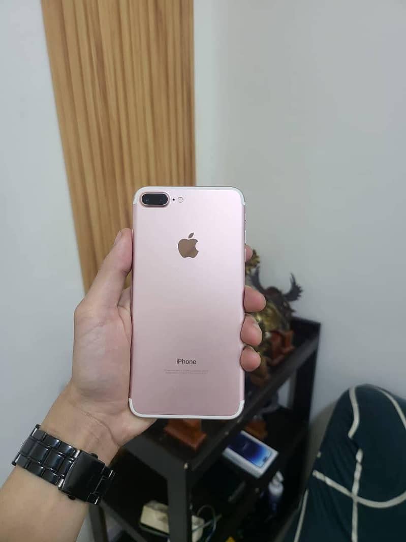 Apple iPhone 7 Plus 1