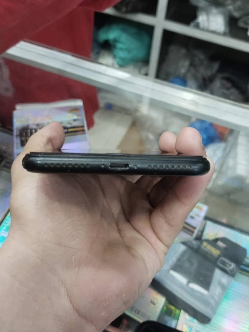 Apple iPhone 7 Plus 2