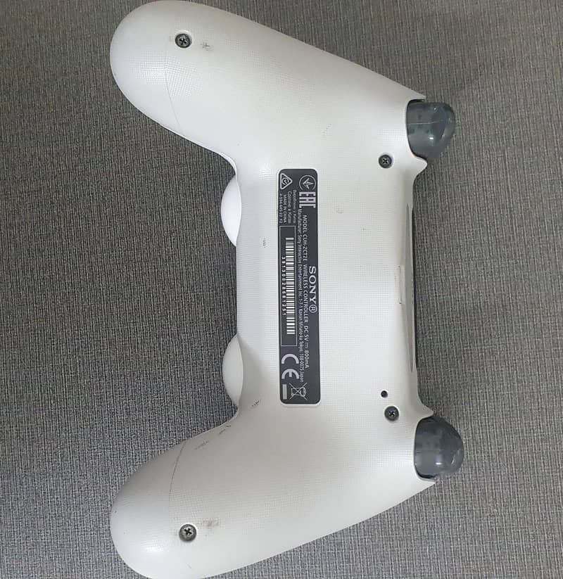 ps4 controllers. 3