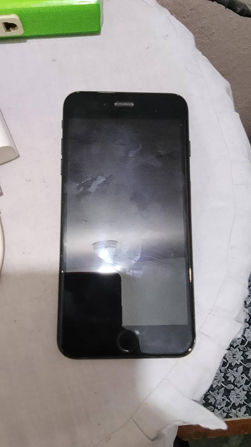Apple iPhone 7 Plus 1