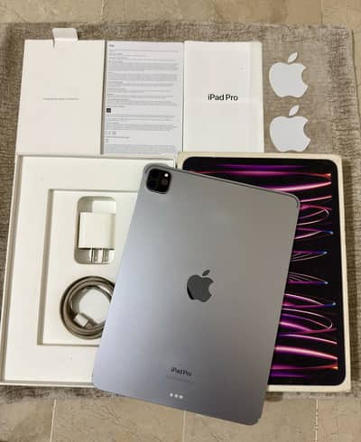 iPad Pro M2 (11 Inches) Complete Box