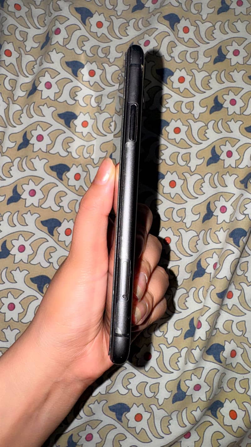 iPhone 11 2
