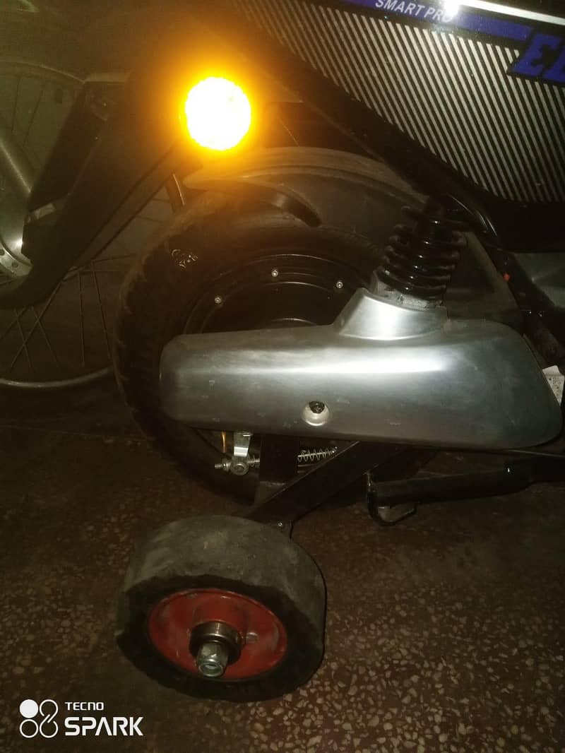 supporting wheels. 1