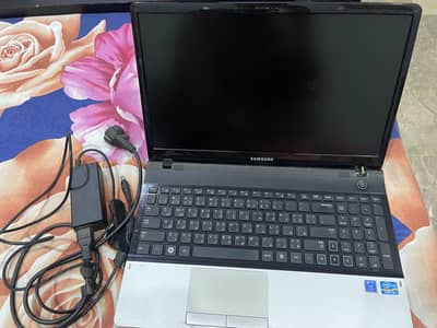 Samsung Laptop i3 2nd Gen | Windows 8 | Good Condition