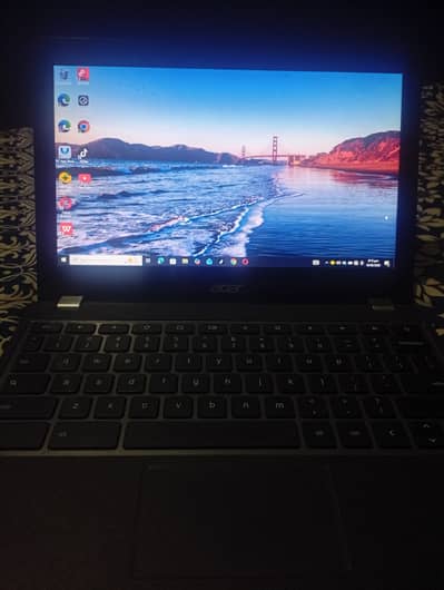 Acer c740 4/128 Window 10 pro