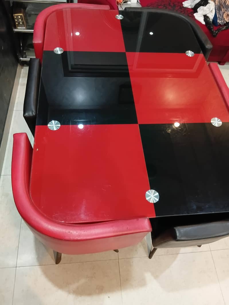 DINING TABLE 3