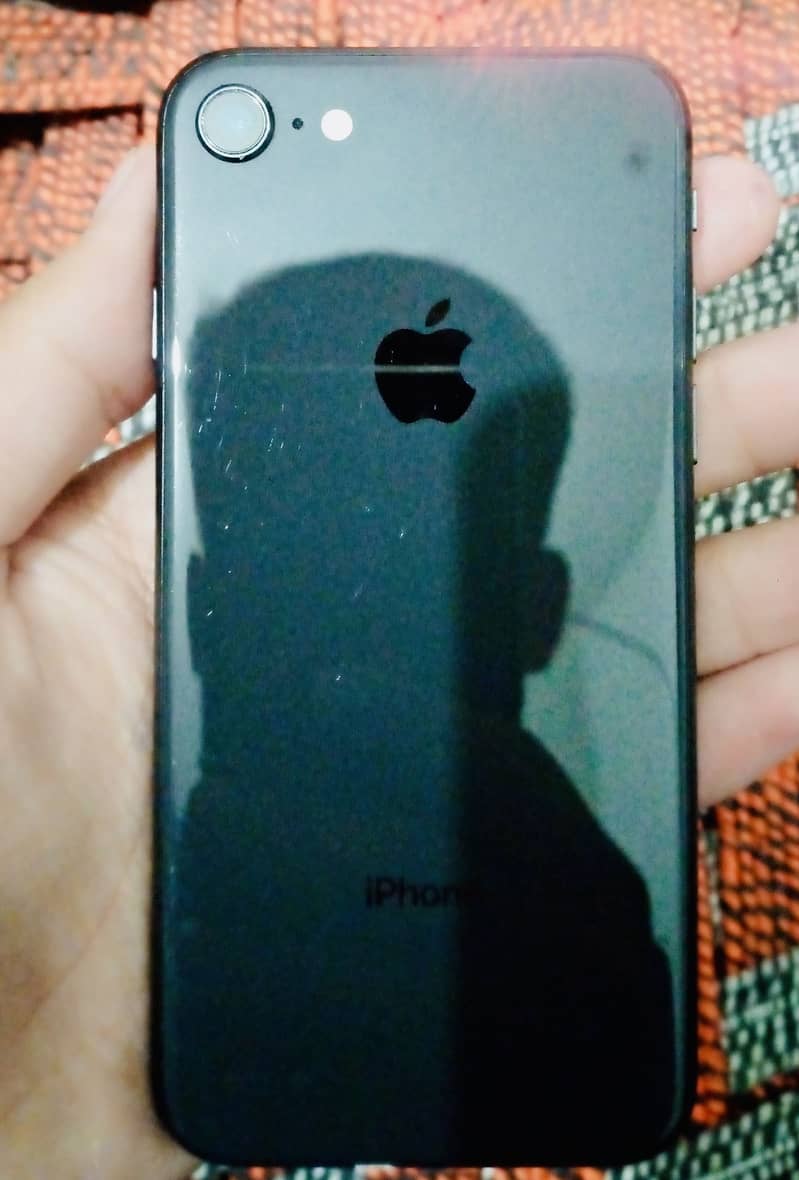 Apple iPhone 8 1