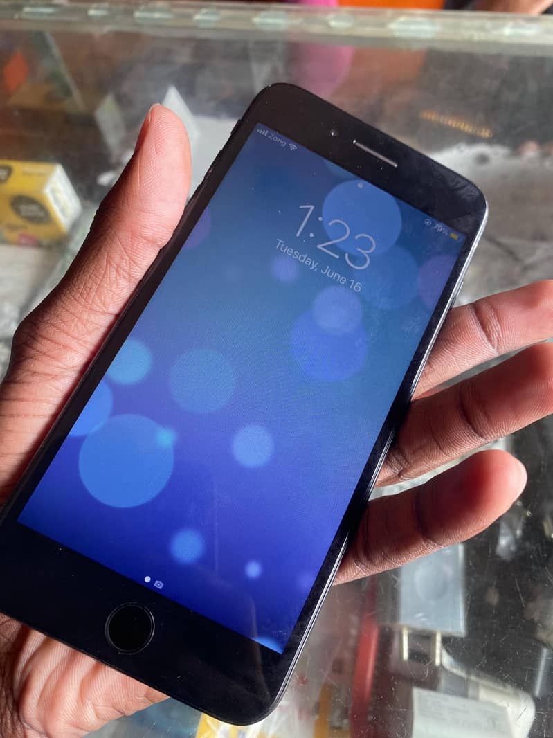Apple iPhone 7 Plus 2