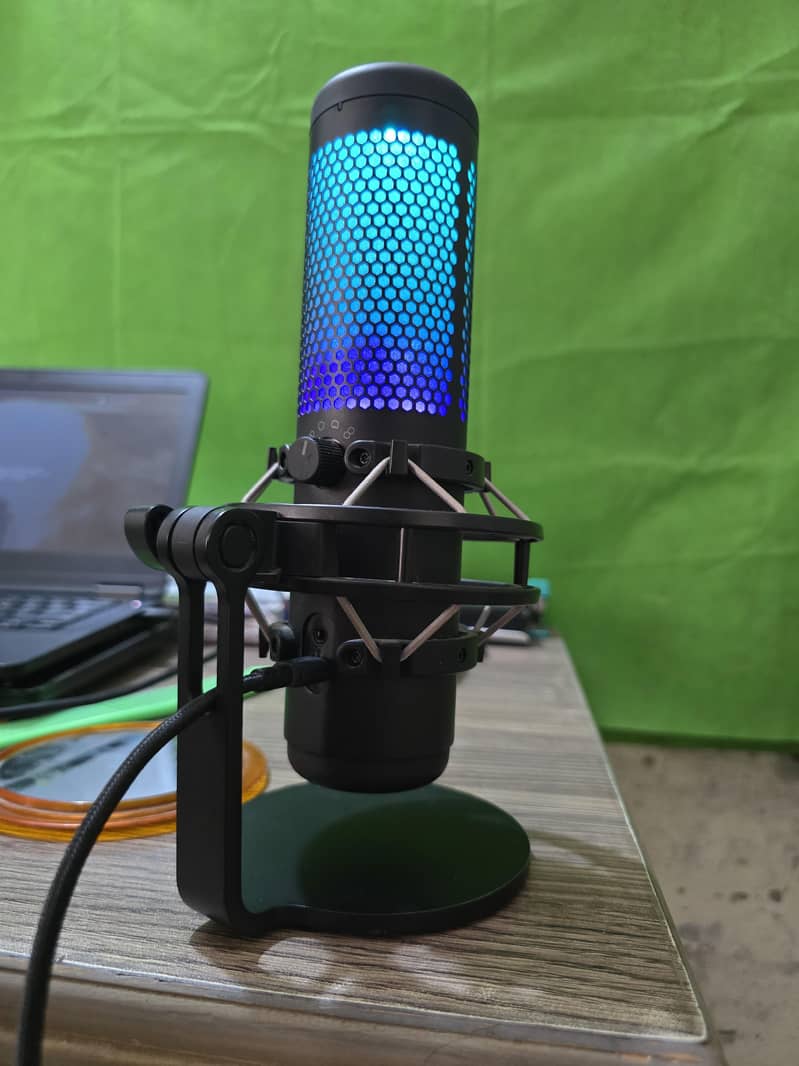 HyperX Quadcast 8