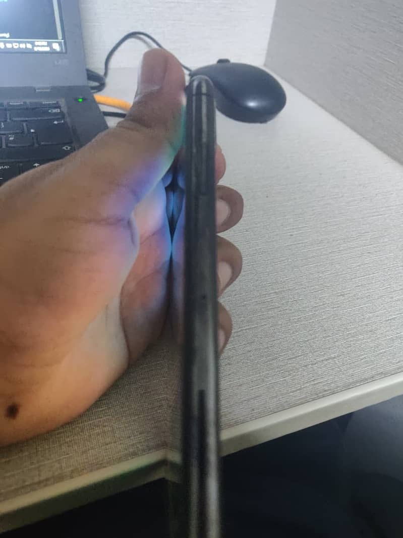 Apple iPhone X 4