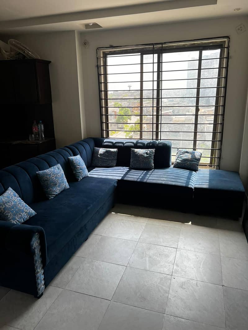 L shape sofa 0
