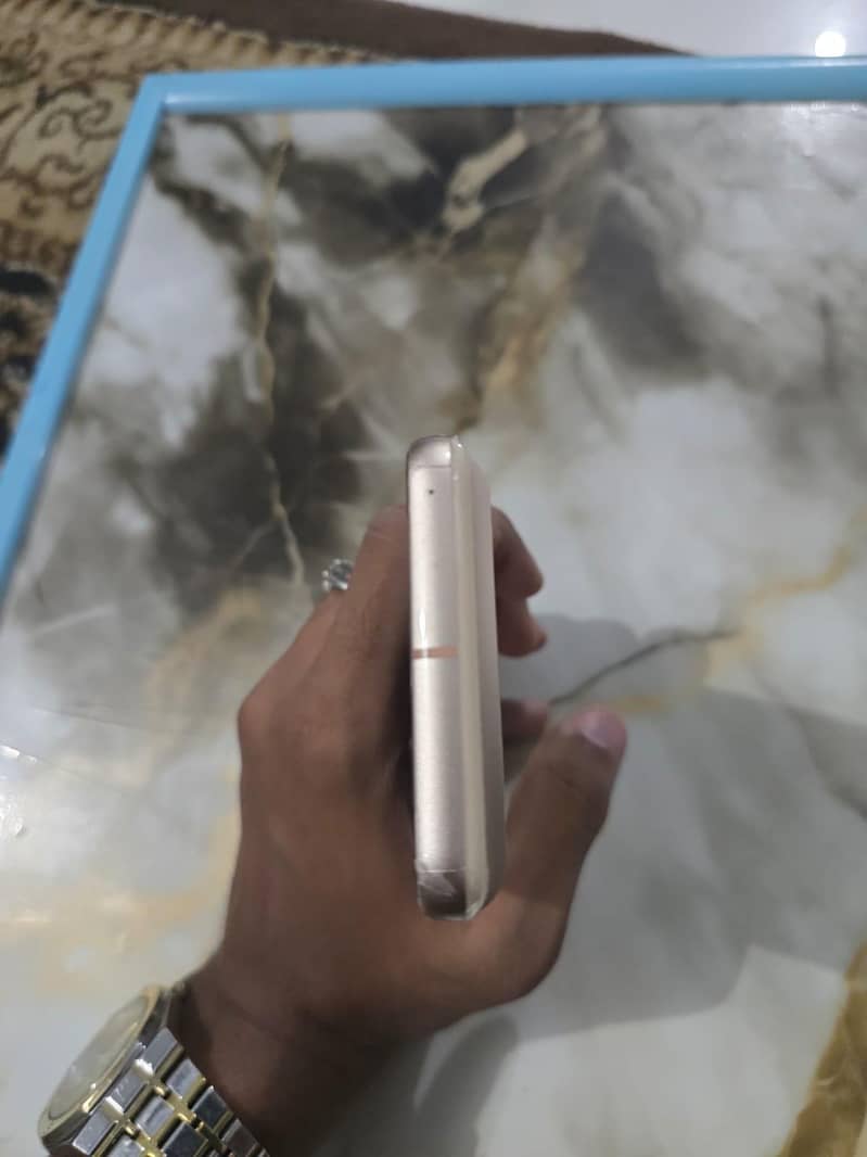 Google Pixel 8 5