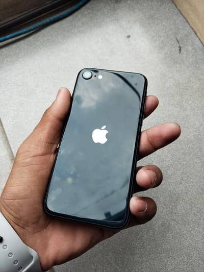 Iphone SE 3 for sale and exchange.