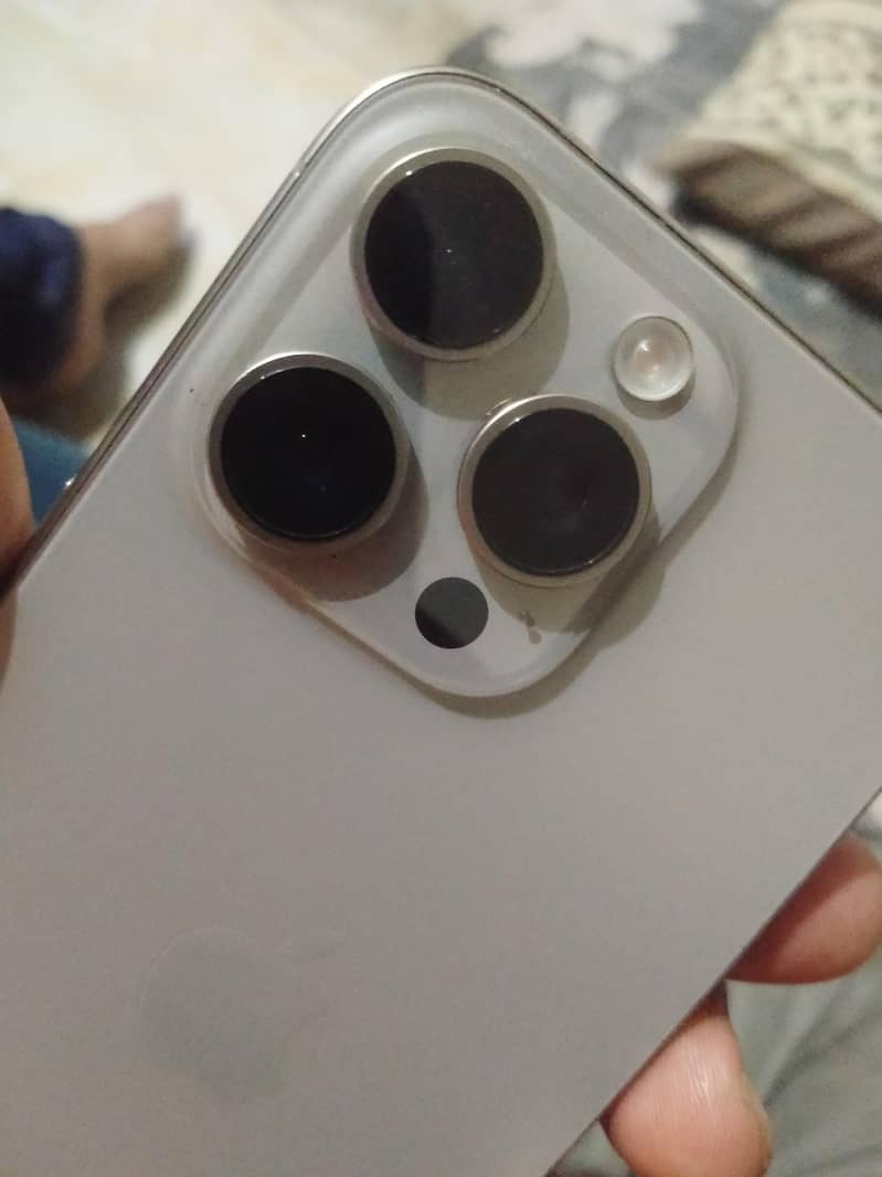 Apple iPhone 15 Pro Max 1