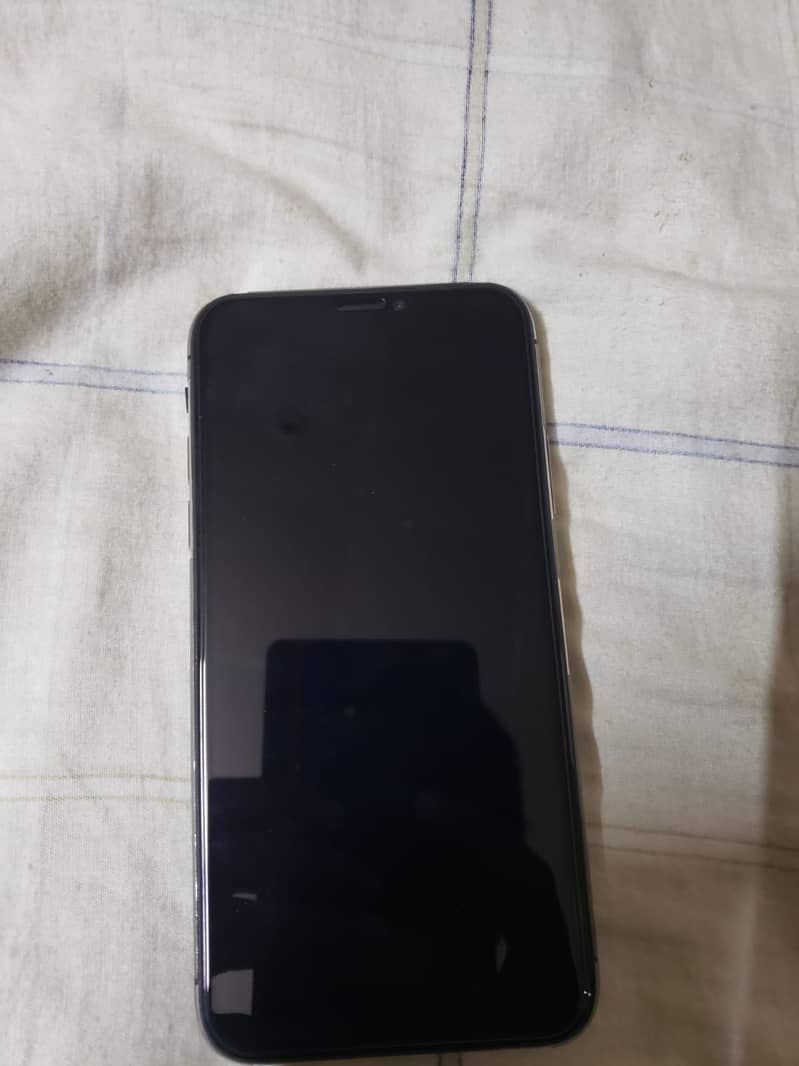 Apple iPhone X 4