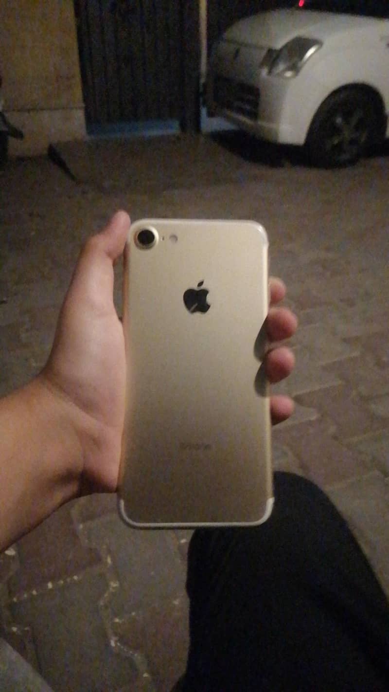 Apple iPhone 7 1