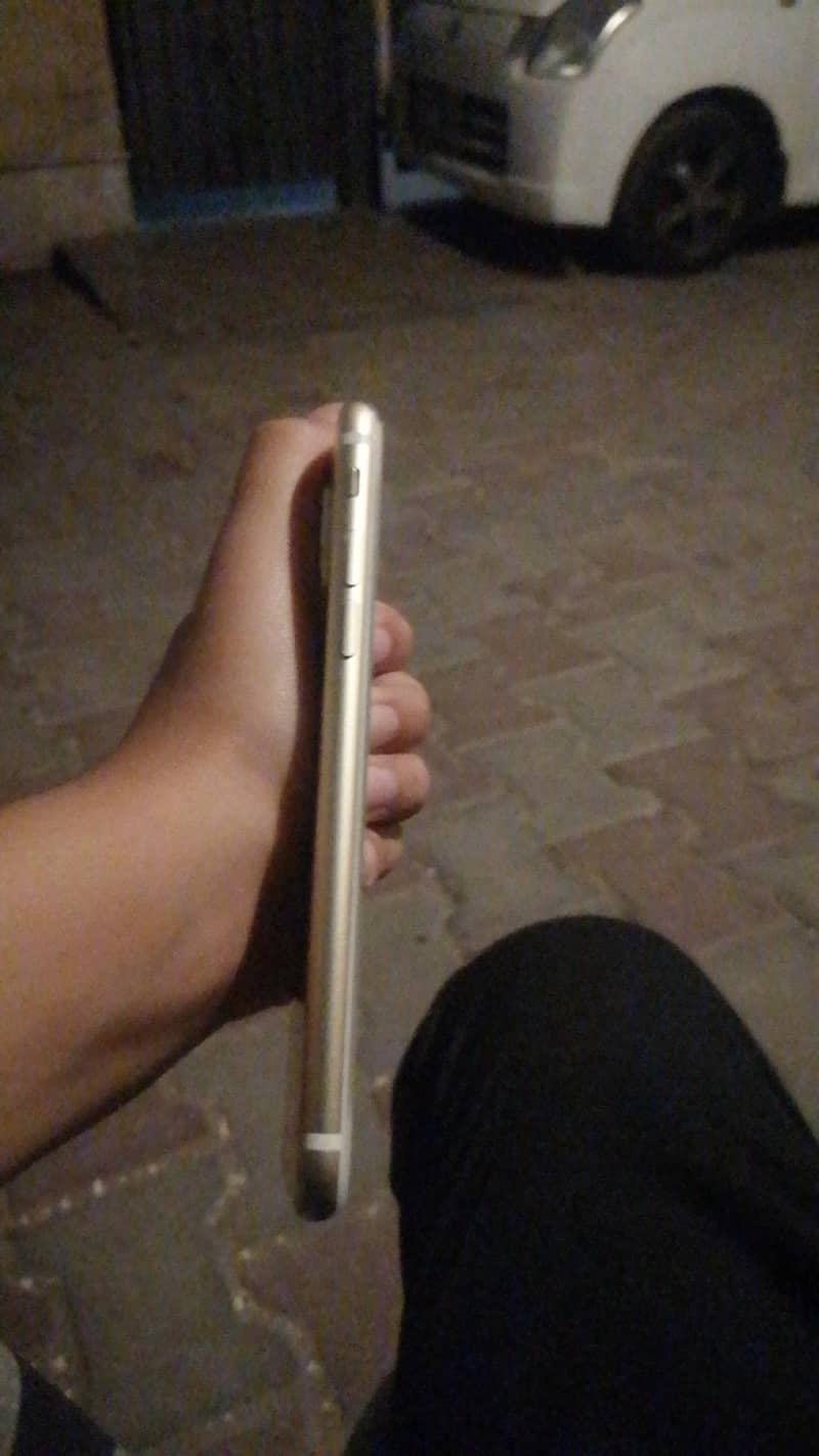 Apple iPhone 7 2