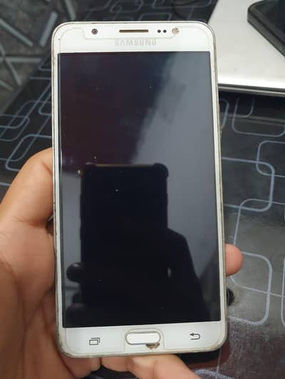 Samsung Mobile J7