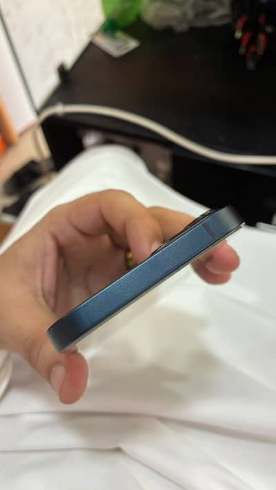 Apple iPhone 13 jv