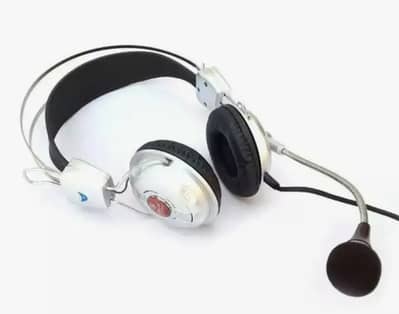 Gaming headset with mic good condition price can be changed