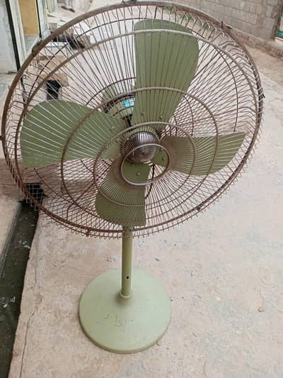 pedestal fan