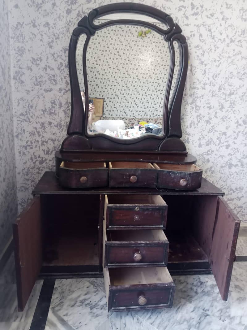 dressing table 0