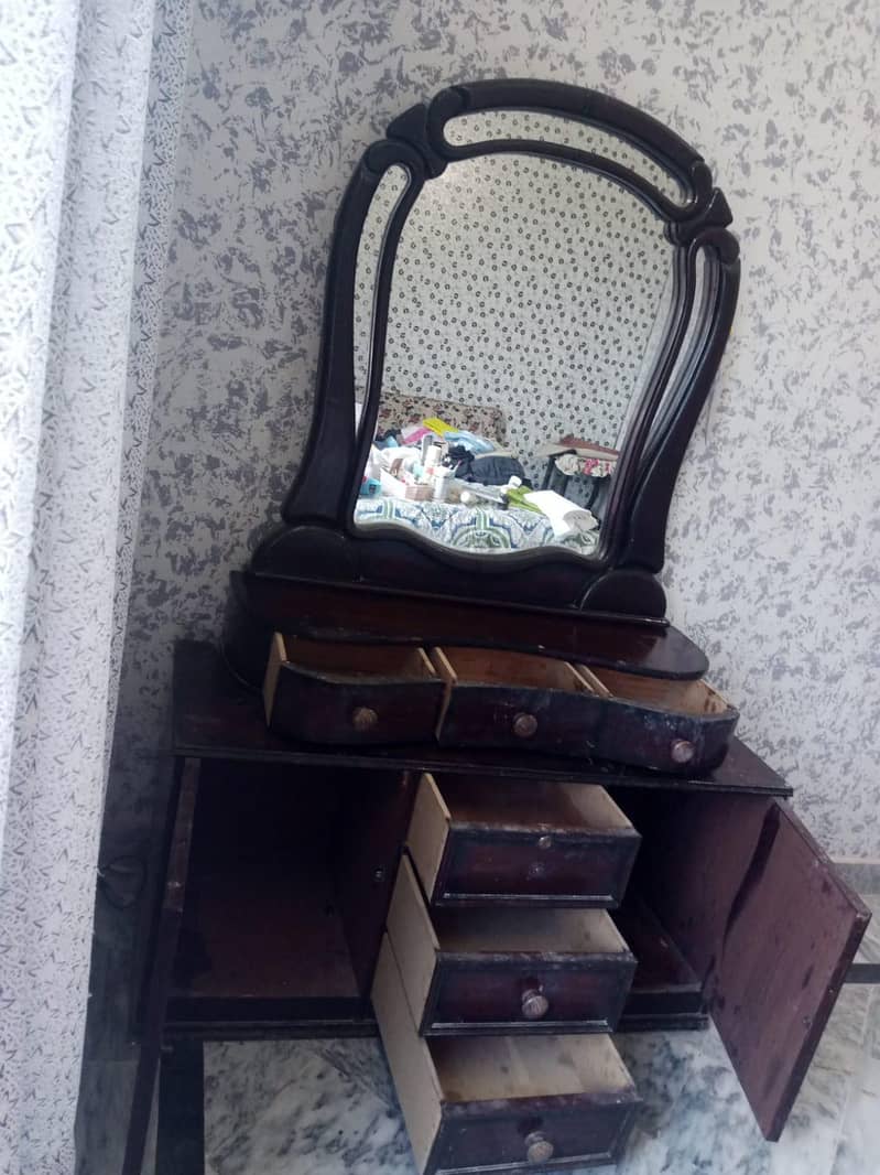 dressing table 1
