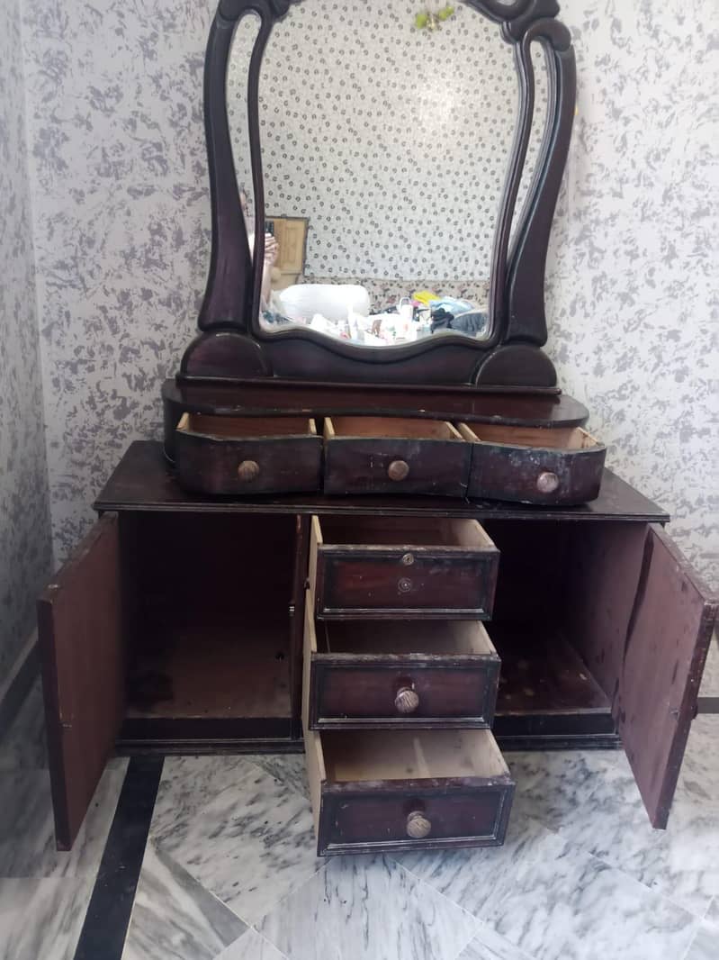 dressing table 2
