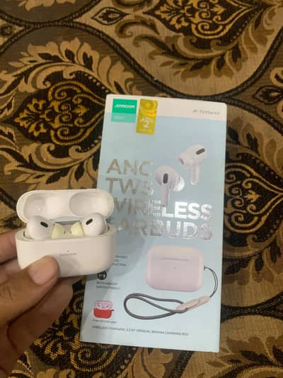 earpods with box all ok condition new hight volume