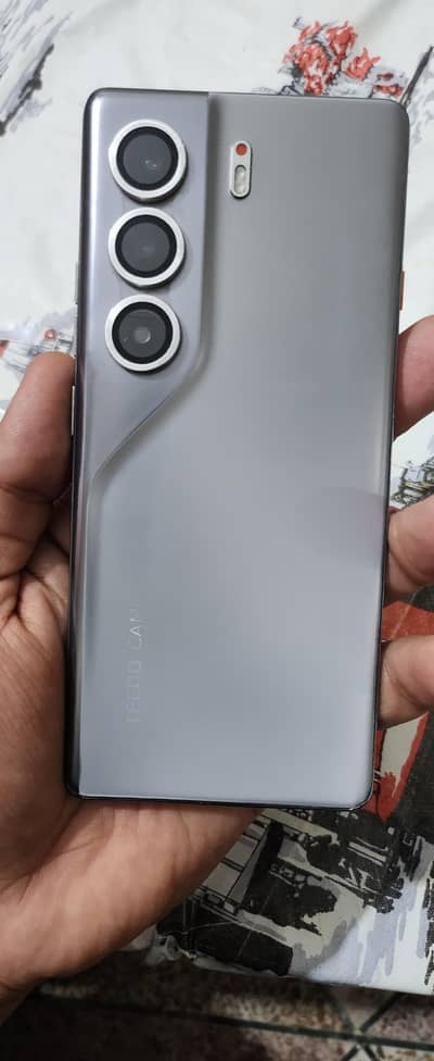 Tecno CAMON 40 Pro
