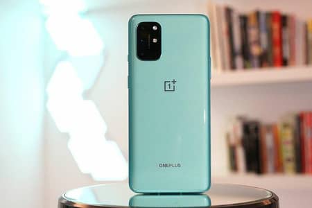 One Plus 8T DUAL SIM 12 + 256GB ALL OK JUST BACK LITTLE CRACK