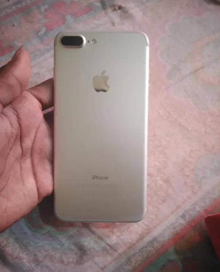 Apple iPhone 7 Plus 0